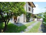 Villetta bifamiliare in vendita a Forte dei Marmi 170 mq  Rif: 1350262