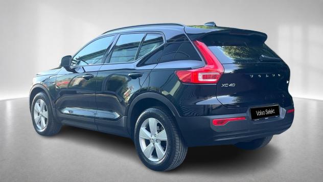 Volvo XC40 T2 automatico Momentum Core - Foto 2