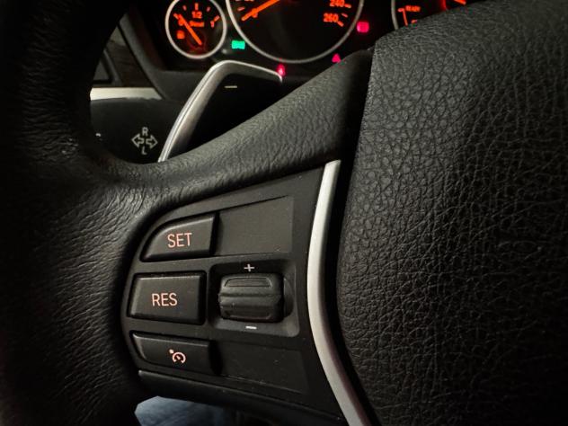 Bmw 320d xDrive Touring Luxury-4x4-Garantita-Permute - Foto 10
