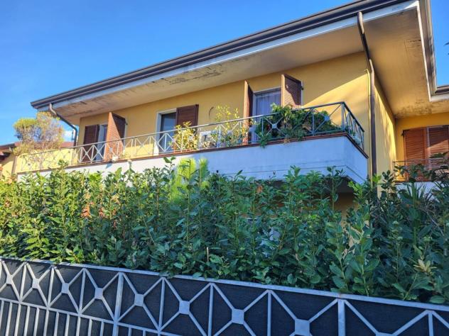 Villetta a schiera in vendita a Marina di Massa - Massa 135 mq Rif: 1355407