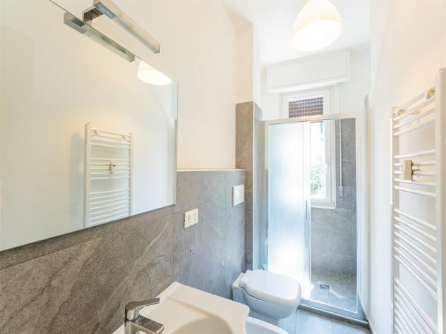 Elegante Bilocale Ristrutturato con Balcone in Via delle Primule 3, Milano - Foto 6