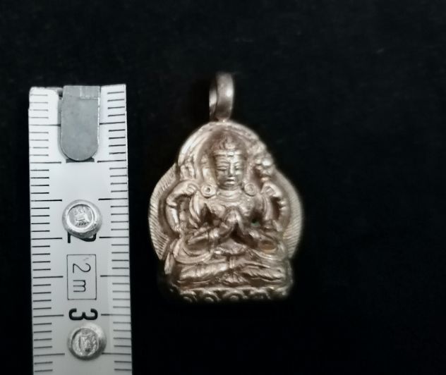 CIONDOLO IN ARGENTO 925 RAFFIGURANTE AVALOKITESHVARA, NEPAL. - Foto 9