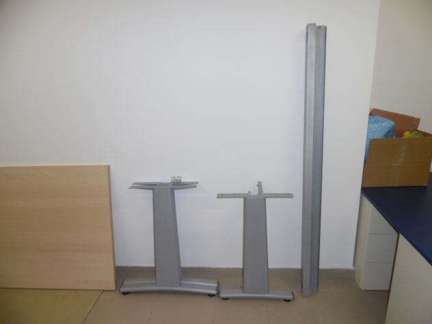 1 SCRIVANIA/TAVOLO GRANDE,ROBUSTA,OTTIME CONDIZIONI,COMPLETA,LEGNO,GAMBE METALLO - Foto 10