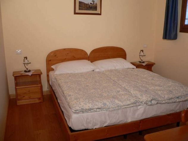 Arredi Rustici Prezzo Fabbrica: Camera in Legno Massello Nuova