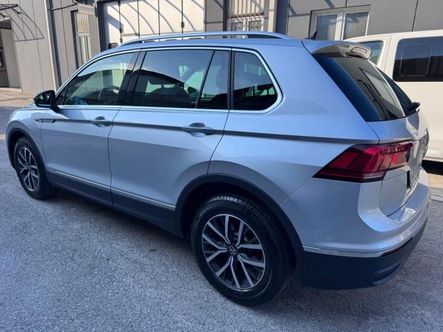 Volkswagen Tiguan 2.0 TDI 150 CV SCR DSG Elegance*EURO6 - Foto 4