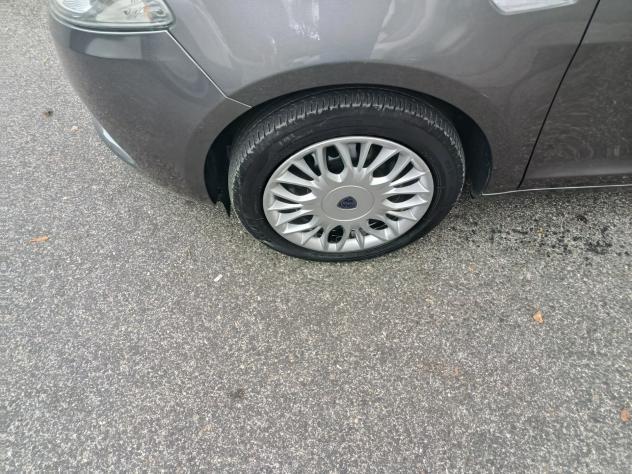 Lancia Ypsilon 1.2 69 CV 5 porte GPL Ecochic Gold - Foto 6