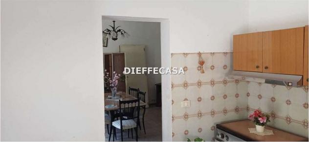V2620 - In vendita casa indipendente con magazzino e terreno in periferia - Foto 4