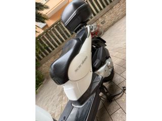 Scarabeo 200 cc bianco