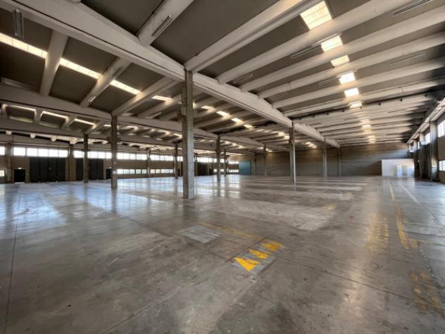 Immobile di 5850 m² in affitto a Castenedolo
