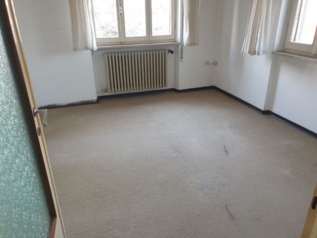 CASA INDIPENDENTE CON DUE APPARTAMENTI ED AREA DI PROPRIETA' - Foto 10