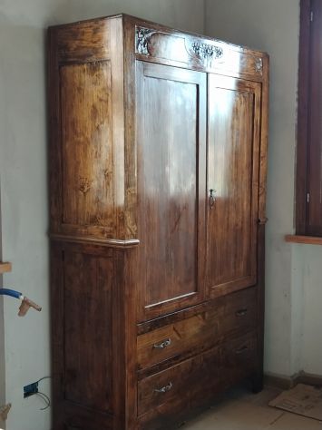 ANTICO ARMADIO IN LEGNO - Foto 2