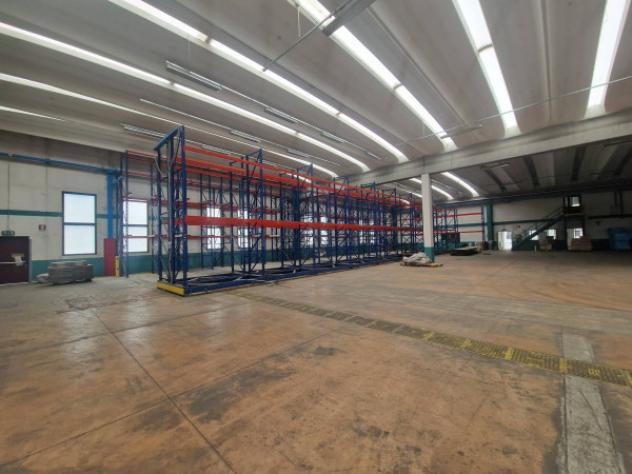 Immobile di 2950 m² con più di 5 locali in affitto a Inveruno - Foto 6