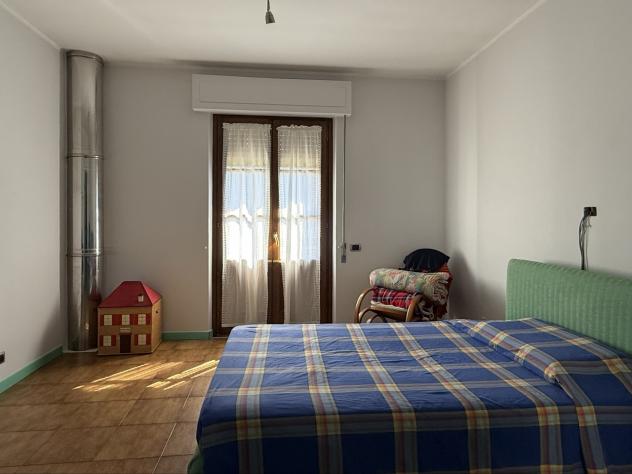 RONCHI, zona tranquilla e vicina al mare, villa su più livelli con ampio giardino su quattro lati. Al piano terra troviamo ingresso, salone, tinello, - Foto 19
