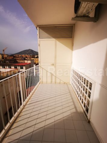 MOCCIA TRILOCALE ARREDATO NUOVO MODERNO CENTRO CON BOX (LU) - Foto 6