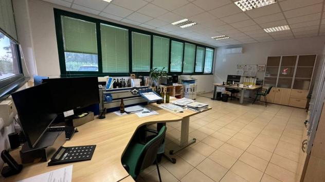 Colli al metauro in zona artigiale industriale proponiamo in vendita un moderno opificio a destinazione produttiva.
a ridosso della superstrada fano- - Foto 2