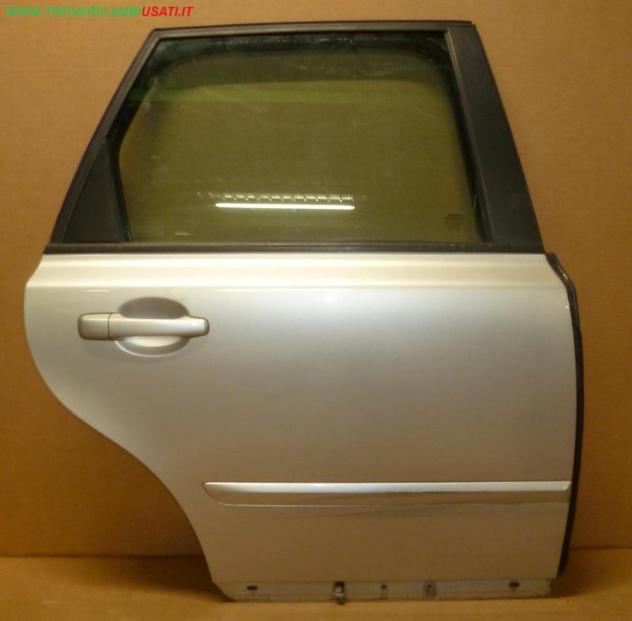 PORTA POST.D. ARGENTO C/ALZ.  Carrozzeria  Lamierati esterni  Porte  Porta post. dx. VOLVO - V50 - 01-02-2004 - 01-06-2007, VOLVO - V50 - 01-07-