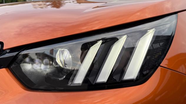 PEUGEOT 2008 1.2 GT-LINE AT8 131CV - FULL LED, PACCHETTO LUCI, NEOPATENTATI - Foto 4