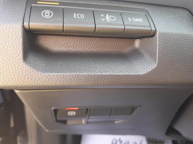 !!! Dacia Duster JOURNEY FULL HYBRID 155 CV "KM ZERO" !!! - Foto 9