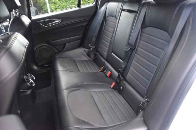 Alfa Romeo Giulia 2.2 Turbodiesel 190cv AT8 Executive - Foto 9