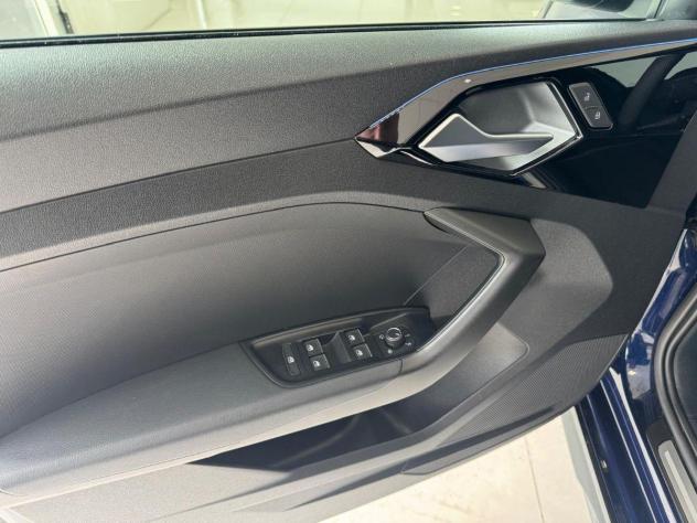 AUDI - A1 ALLSTREET 30 TFSI IDENTITY CONTRAST - Foto 8