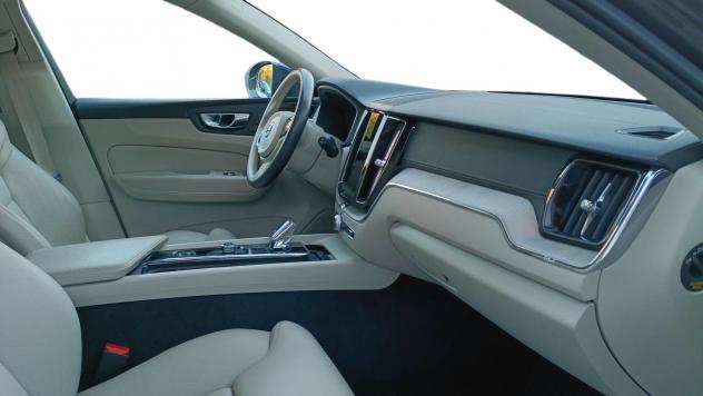 Volvo XC60 Recharge T6 Plug-in AWD autom. Recharge Inscription - Foto 5