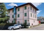 Appartamento con giardino in Villa storica