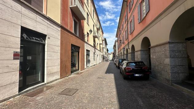 NEGOZIO DI 60 MQ CON VETRINA IN CENTRO LECCO - Foto 3