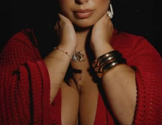 MASSAGGIO TANTRA LECCE OPERATRICE CURVY ITALIANA ELEGANTE BIANCA Tel:3514526295