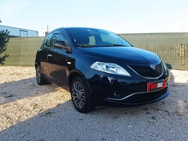 Lancia Ypsilon 1.2 69 CV 5 porte GPL Ecochic Platinum - Foto 2