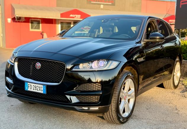Jaguar F-Pace 2.0 D 180 CV AWD aut. Portfolio 2017 - Foto 7