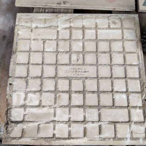 Vendo per arredo. Tavolo - Base Ghisa e Gres d'autore - ELEMENTI - Foto 5