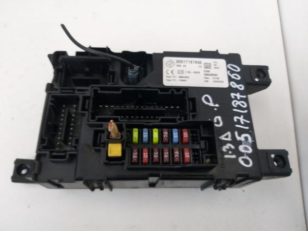 CENTRALINA PORTA FUSIBILI FIAT Grande Punto 1° Serie 00517187860 diesel 1.3 (0508)