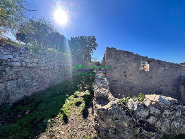 Rif:2527 - Terreno agricolo con accatastamenti rurali in Contrada Crocilla – Comiso (RG)