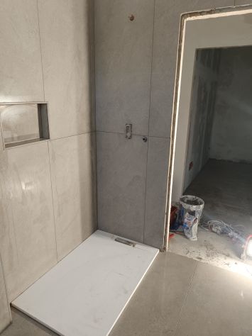 Ristrutturazione bagni ,idraulica , microcemento,resine ,piastrelle - Foto 2