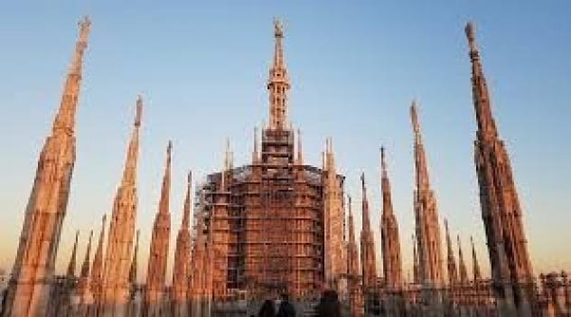 Vendesi intero complesso residenziale e commerciale in paese nella provincia di Pavia - Foto 3