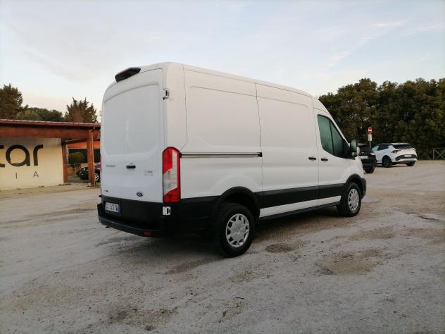 Ford Transit 330 2.0 tdci MHEV 130cv trend L2H2 E6.2 - Foto 2