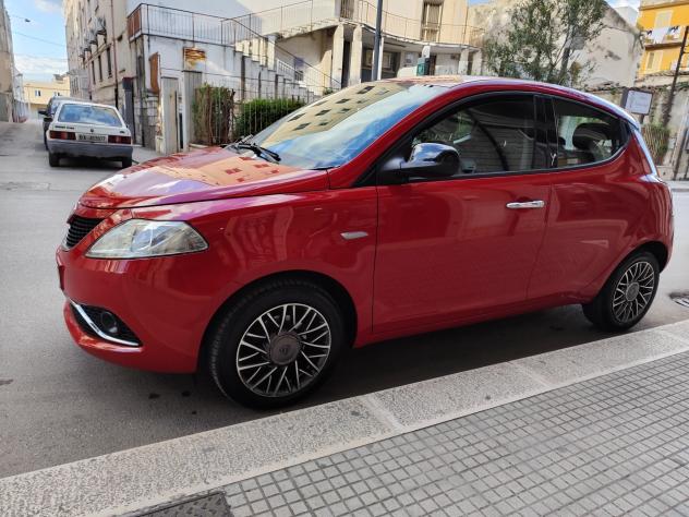 Lancia Ypsilon 1.3 MJT 95CV DIESEL GOLD - Foto 4