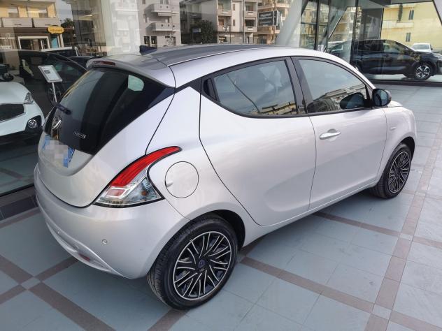 Lancia Ypsilon 1.0 FireFly 5 porte S&S Hybrid Gold - Foto 5