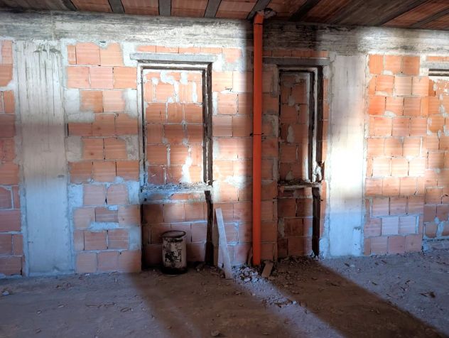Lauropoli: appartamento allo stato rustico con garage - Foto 6