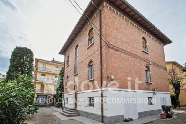 Appartamento di 135 m² con 4 locali e box auto in vendita a Modena