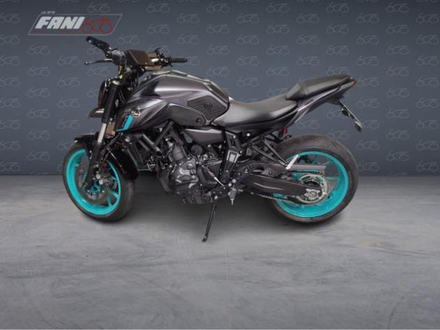 YAMAHA MT-07 2024 - Foto 4