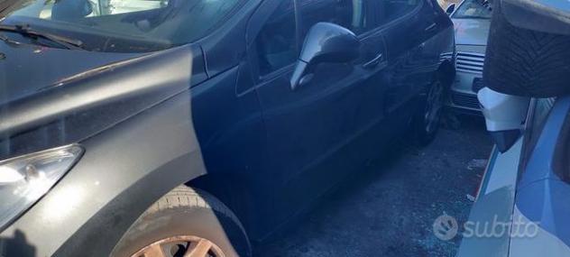 Ricambi Peugeot 308 1.6 D del 2010 - Foto 4