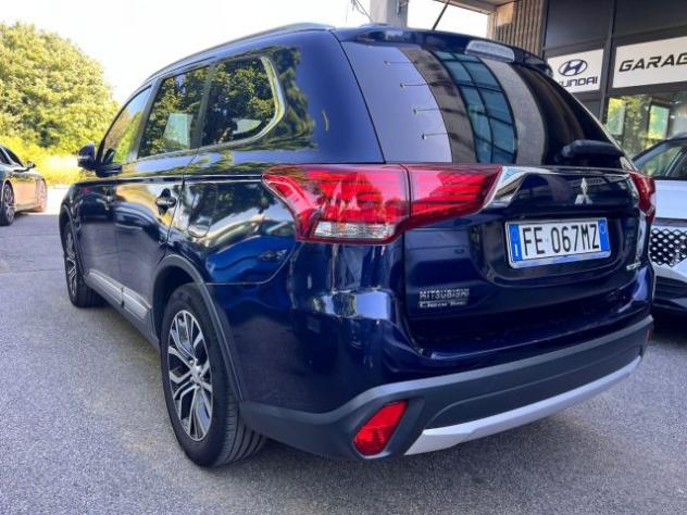 MITSUBISHI Outlander 2.2 DI-D 4WD Instyle Plus Navi 7 POSTI rif. 23808195 - Foto 7