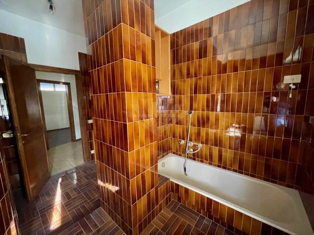 APPARTAMENTO di 9 vani e di 270 mq (PIETRASANTA - Pietrasanta adiacenze centro) rif. 300 - Foto 11