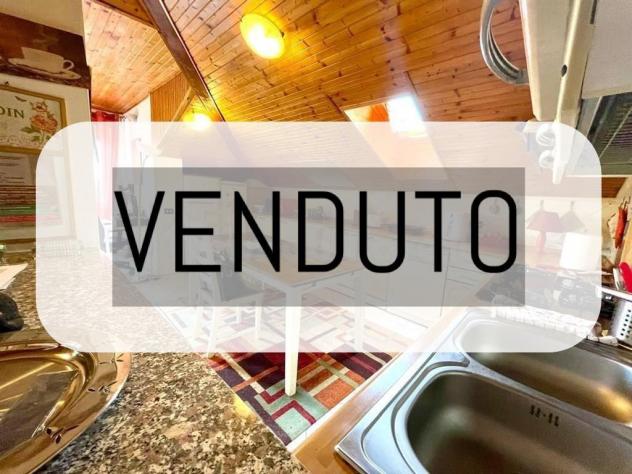 in quadrifamigliare .. mansarda arredata: 3 locali, doppi servizi - giardino + box quadruplo