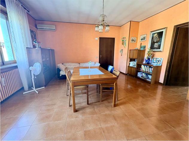 V005550 - APPARTAMENTO TRILOCALE CON DUE BAGNI E GARAGE IN ZONA MADONNA DEL POPOLO A VILLAFRANCA - Foto 10