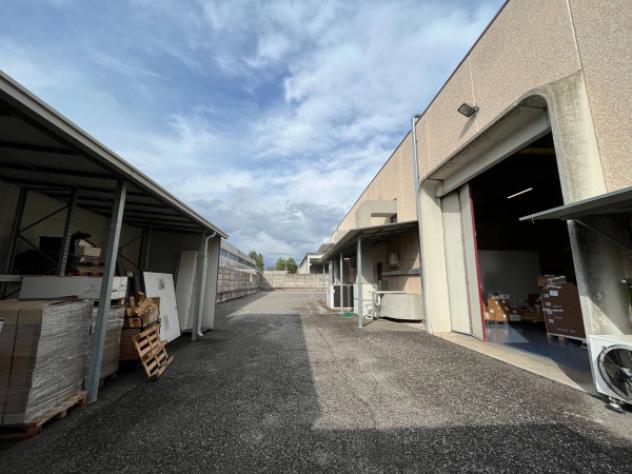 Immobile di 1600 m² con più di 5 locali in vendita a Brescia - Foto 7