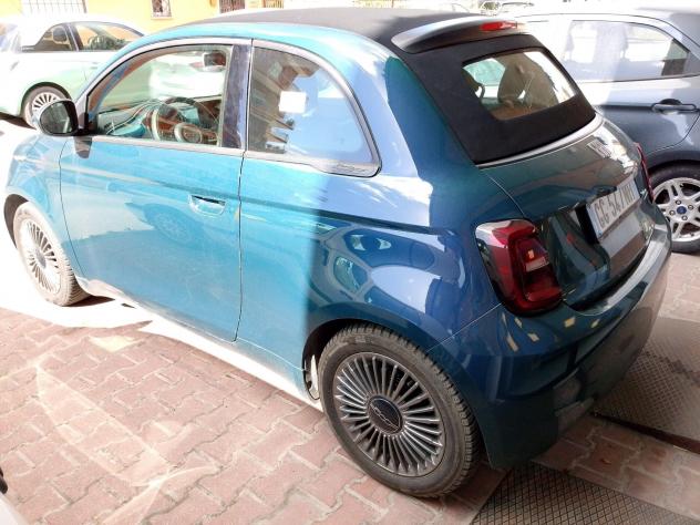 Fiat 500 500e Cabriolet elettrica 42 kWh Icon - Foto 5