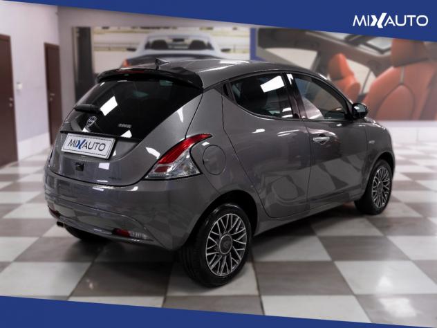 Lancia Ypsilon 1.0 Firefly Hybrid Gold Plus 70CV 5 Porte - Foto 5