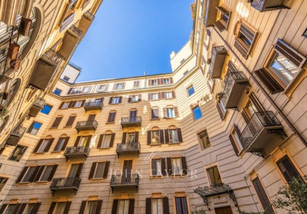 Attico / Mansarda di 310 m² con 5 locali e box auto in affitto a Milano - Foto 12